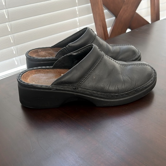 NAOT Womens Black Leather Closed Toe Comfort Mule Wedge Slip On Shoes Size 42 - Picture 12 of 15
